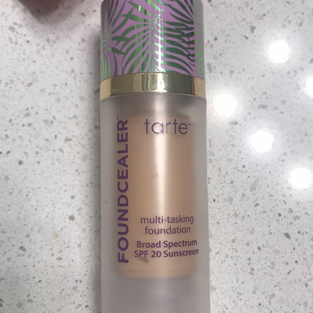 Tarte Foundcealer